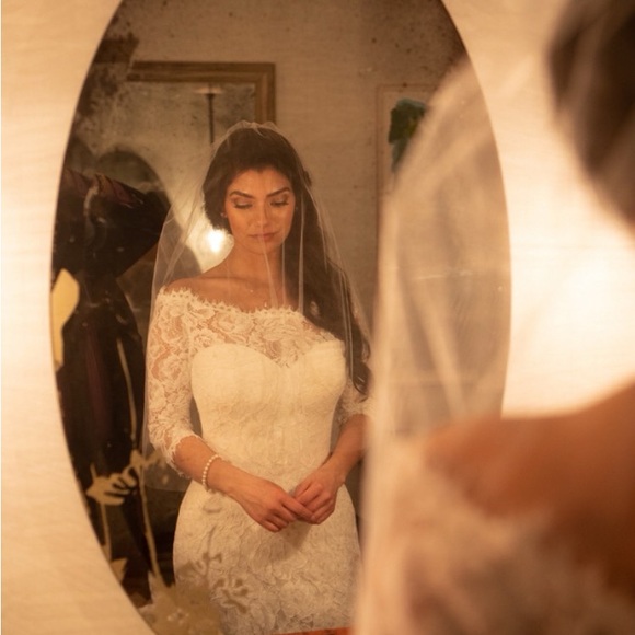 Meet your Posher, Celina - Picture 1 of 1